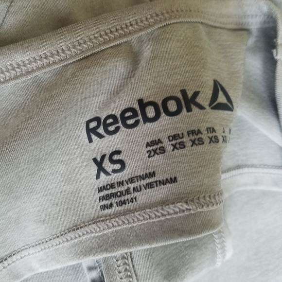 Long Sleeve Reebok - Picture 2 of 3